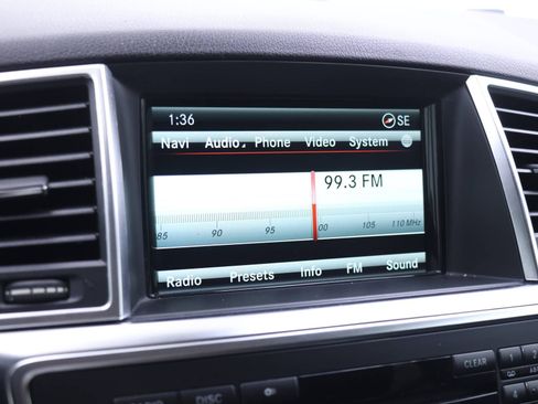 Used 2014 Mercedes-Benz ML 350 BlueTEC 4MATIC image 7