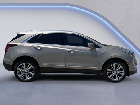 Used 2023 Cadillac XT5 Premium Luxury w/ Technology Package AWD/4WD image 2