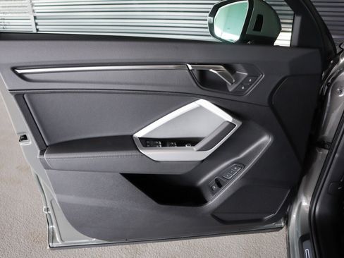 New 2025 Audi Q3 2.0T Premium image 27