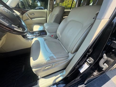 Used 2017 INFINITI QX80 4WD w/ Driver Assistance Package image 18