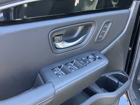 Certified 2025 Honda Pilot EX-L image 15