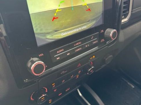 Certified 2024 Nissan Frontier SV w/ Technology Package RWD image 3