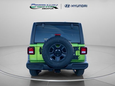 Used 2025 Jeep Wrangler Sport image 6