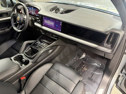 Certified 2026 Porsche Cayenne E-Hybrid AWD/4WD image 15