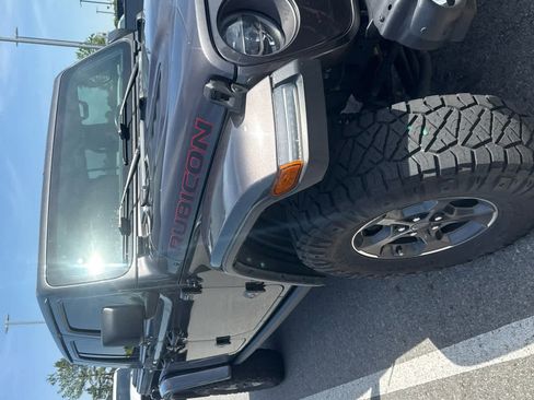 Used 2021 Jeep Gladiator Rubicon AWD/4WD image 2