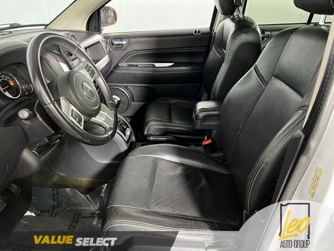 Used 2016 Jeep Compass High Altitude image 9