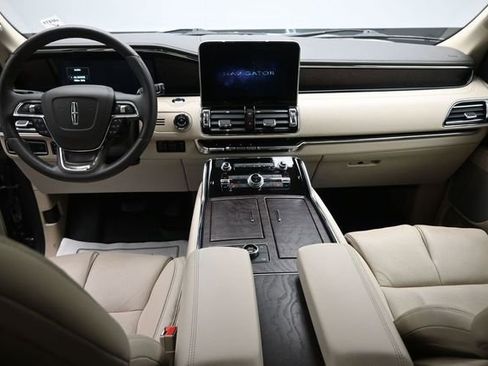Certified 2021 Lincoln Navigator Reserve w/ Luxury Package AWD/4WD image 23