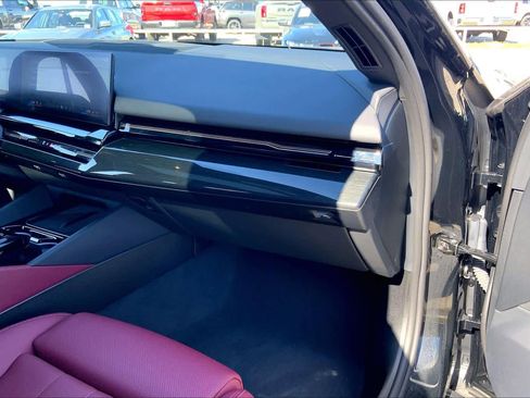 Used 2025 BMW 530i image 18