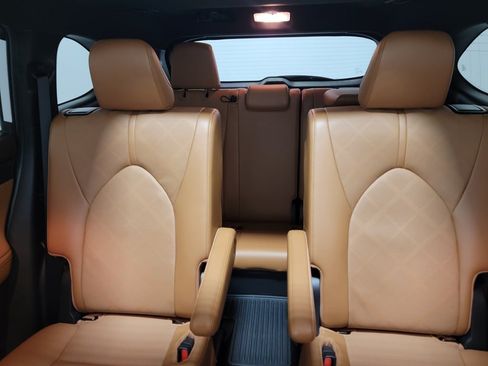 Used 2022 Toyota Highlander Platinum AWD/4WD image 13