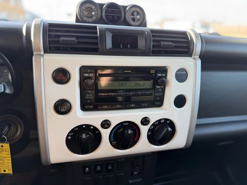 Used 2010 Toyota FJ Cruiser Base image 23