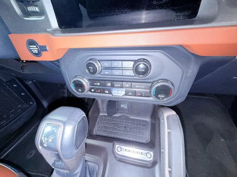 Used 2024 Ford Bronco Outer Banks AWD/4WD image 16