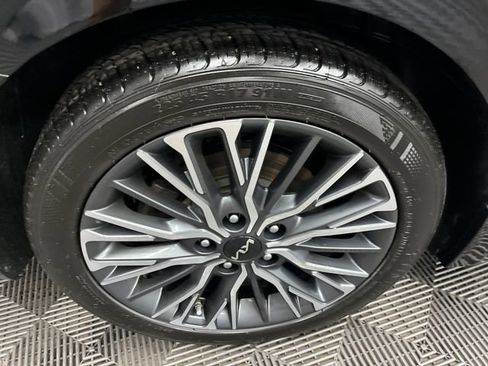 Certified 2024 Kia Forte GT-Line image 27