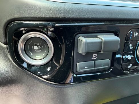 Used 2024 Chevrolet Silverado 1500 High Country image 48