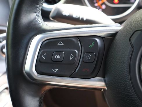 Used 2021 Jeep Wrangler Unlimited Sahara AWD/4WD image 32