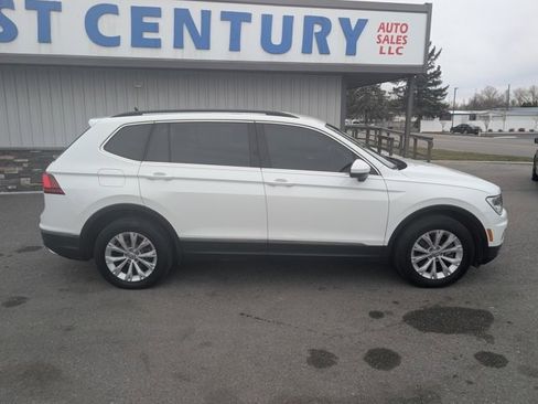 Used 2018 Volkswagen Tiguan SE w/ 3rd Row Seat Package image 15