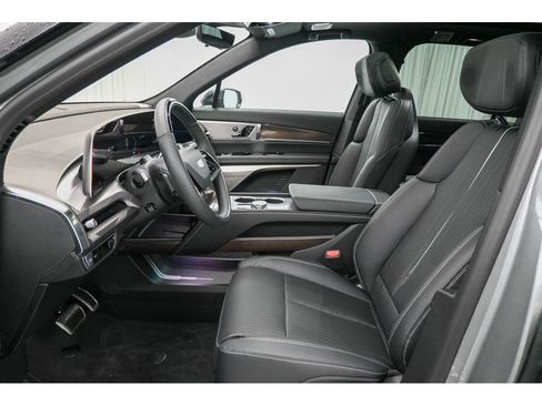 New 2026 Cadillac Vistiq Sport image 22