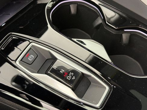 Used 2025 Audi Q5 Premium Plus w/ Premium Plus AWD/4WD image 21