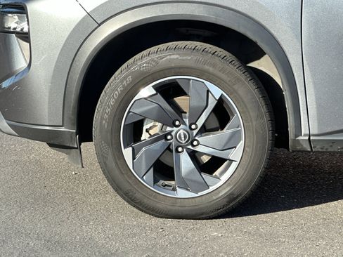 Used 2024 Nissan Rogue SV image 24