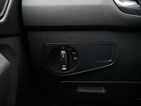 Used 2022 Volkswagen Tiguan SE image 26