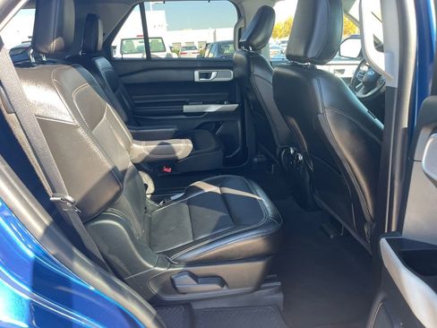 Used 2022 Ford Explorer Limited image 17