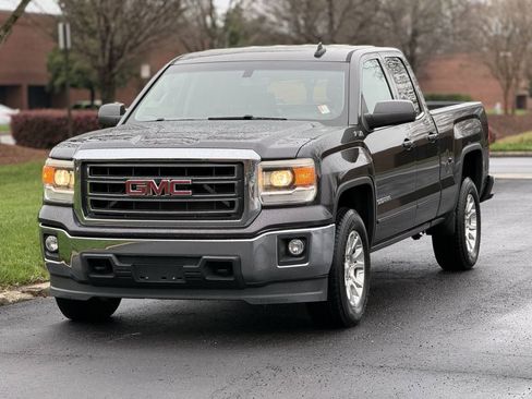 Used 2015 GMC Sierra 1500 SLE w/ SLE Value Package AWD/4WD image 2