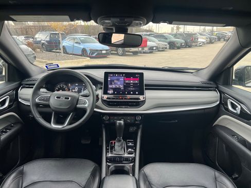 Used 2023 Jeep Compass Limited image 20