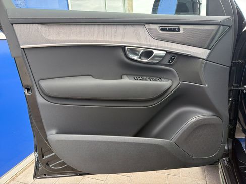 New 2026 Volvo XC90 T8 Ultra w/ Protection Package Premier AWD/4WD image 18