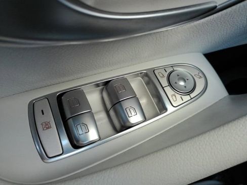 Used 2023 Mercedes-Benz E 350 Sedan image 34