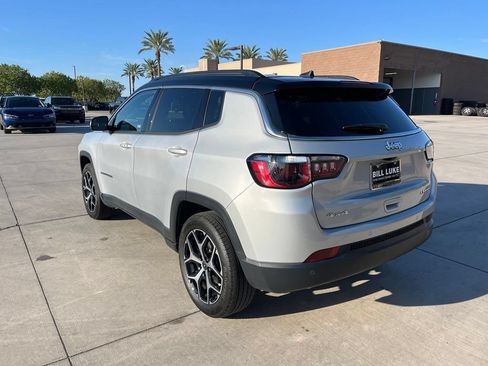 Used 2025 Jeep Compass Limited AWD/4WD image 10