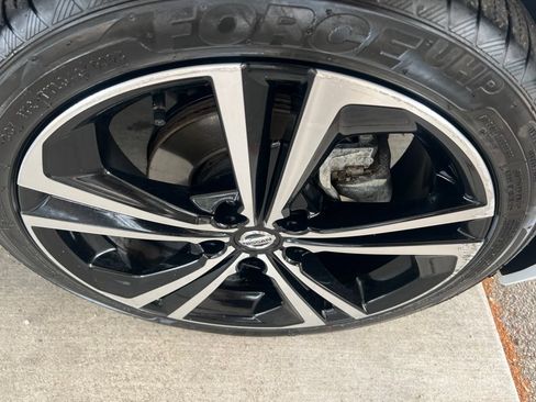 Certified 2023 Nissan Sentra SR FWD image 37