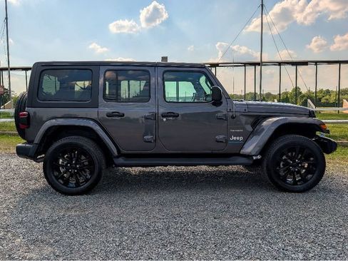 Used 2023 Jeep Wrangler Unlimited Sahara w/ Cold Weather Group AWD/4WD image 4