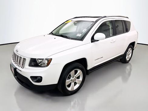 Used 2014 Jeep Compass Latitude w/ Sun/Sound Group AWD/4WD image 3