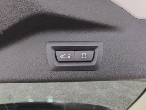 Certified 2025 BMW X7 xDrive40i image 33