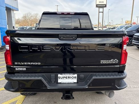 Used 2023 Chevrolet Silverado 2500 High Country w/ Z71 Off-Road Package image 4