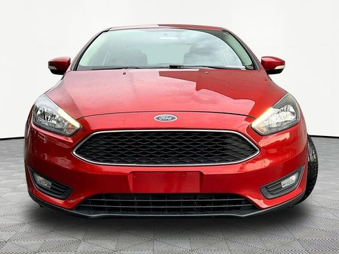 Used 2018 Ford Focus SEL FWD image 2