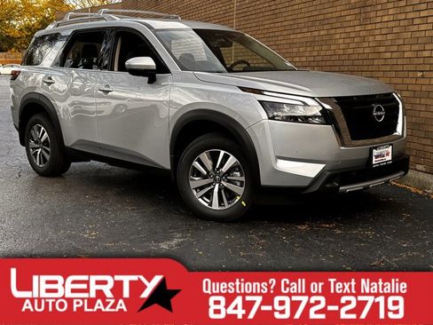 New 2025 Nissan Pathfinder SL image 1