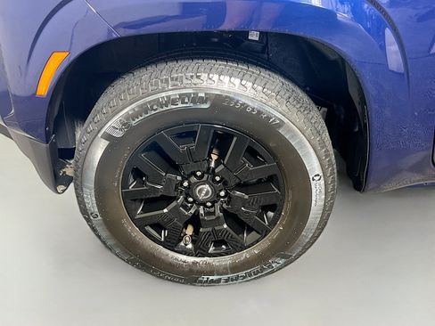 Used 2023 Nissan Frontier SV RWD image 13
