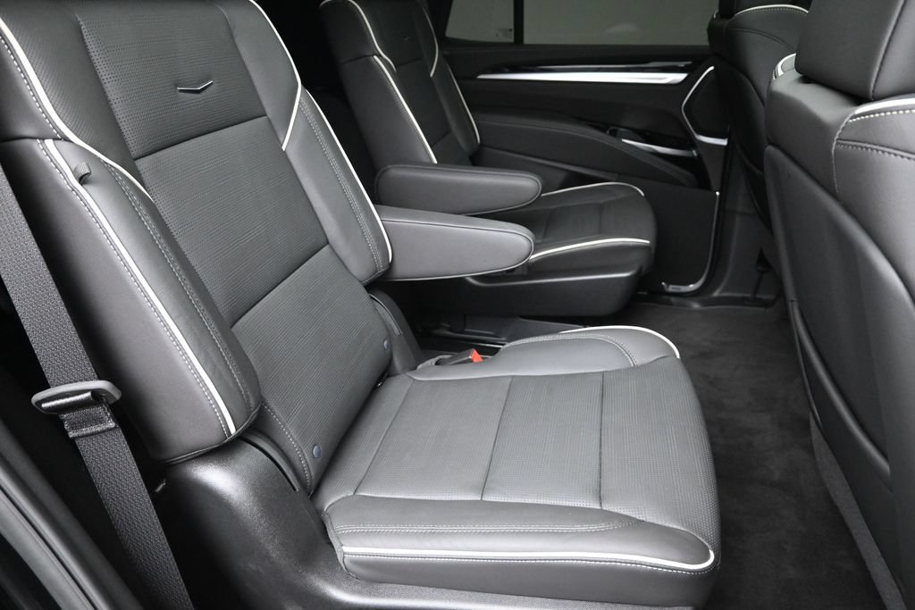 Used 2026 Cadillac Escalade Sport w/ LPO, ONYX Package AWD/4WD image 33