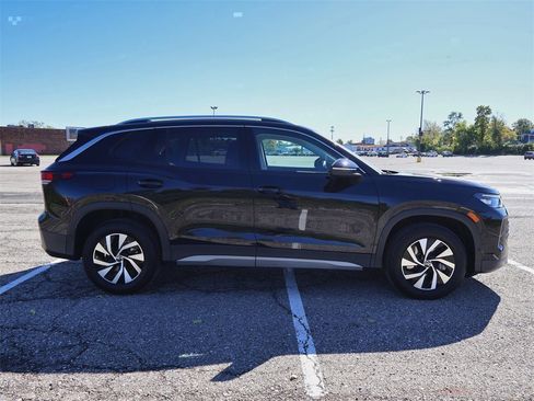 Certified 2025 Volkswagen Tiguan S image 6