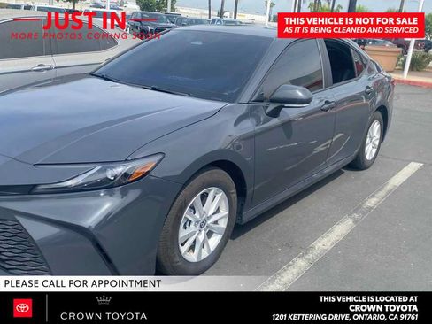 Used 2025 Toyota Camry LE w/ Convenience Package FWD image 1