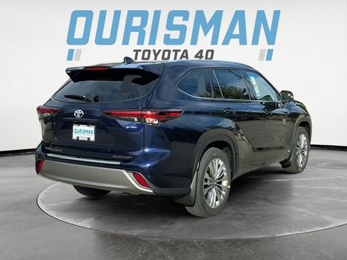 New 2026 Toyota Highlander Platinum image 7