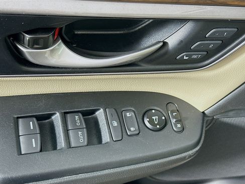 Used 2017 Honda CR-V EX-L image 15