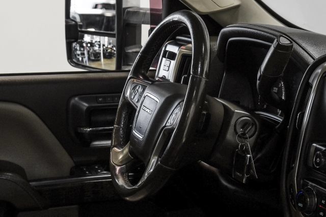 Used 2015 GMC Sierra 2500 Denali w/ Duramax Plus Package AWD/4WD image 18