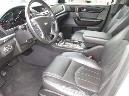 Used 2016 Chevrolet Traverse LTZ AWD/4WD image 3