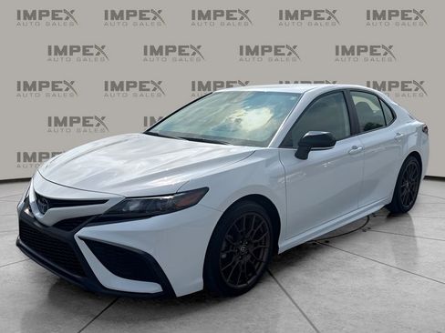 Used 2023 Toyota Camry SE w/ Convenience Package image 1