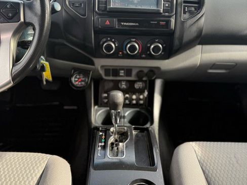 Used 2015 Toyota Tacoma PreRunner w/ Convenience Package image 17