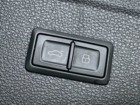 Used 2025 Audi Q5 2.0T Premium AWD/4WD image 31