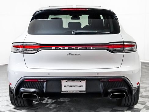 Certified 2025 Porsche Macan image 11