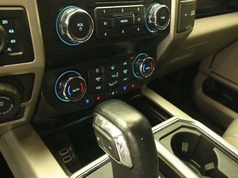 Used 2020 Ford F150 Lariat AWD/4WD image 18