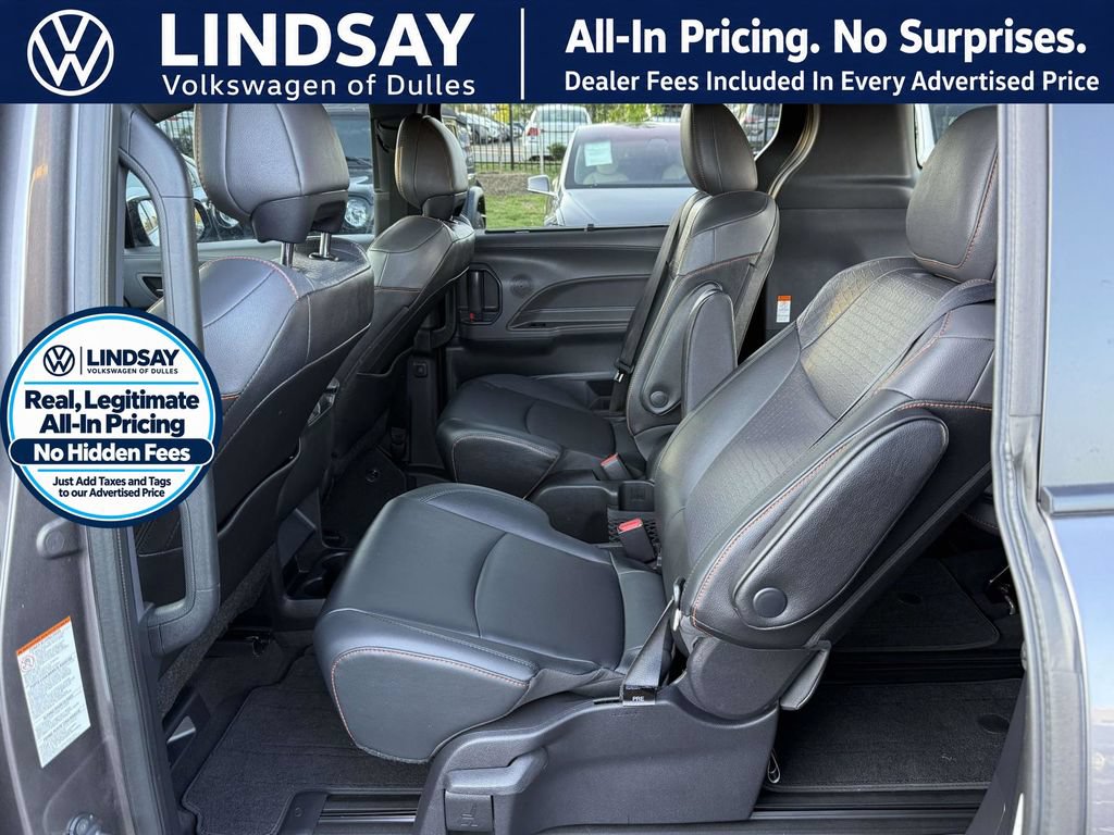 Used 2022 Toyota Sienna XSE w/ XSE Plus Package FWD image 18